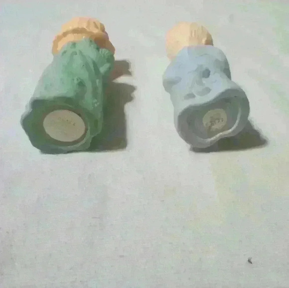 Avon 1970 Vintage Dream Boy & Dream Girl Bedtime Story Cologne Bottle Figurines. - Picture 3 of 3